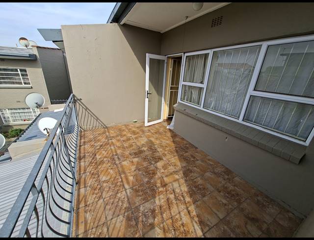 1 BEDROOM APARTMENT FOR SALE IN LAMBTON